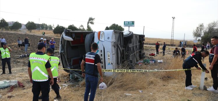 GÜNCELLEME 2 – Amasya'da devrilen yolcu otobüsündeki 6 kişi öldü, 35 kişi yaralandı