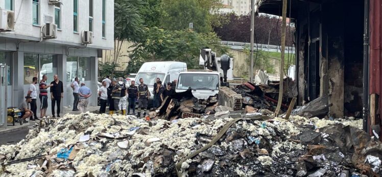 Ataşehir'de spor salonunda başlayıp 5 binaya sıçrayan yangın hasara neden oldu