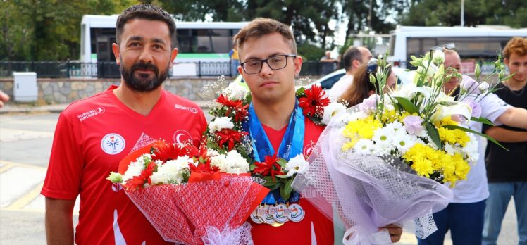 Avrupa şampiyonu down sendromlu milli atlet Emirhan Akçakoca, Tekirdağ'da coşkuyla karşılandı