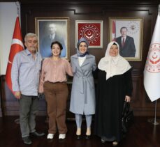 Aile ve Sosyal Hizmetler Bakanı Göktaş, bilgi yarışmasında büyük ödülü kazanan Rabia Göğercin ile bir araya geldi