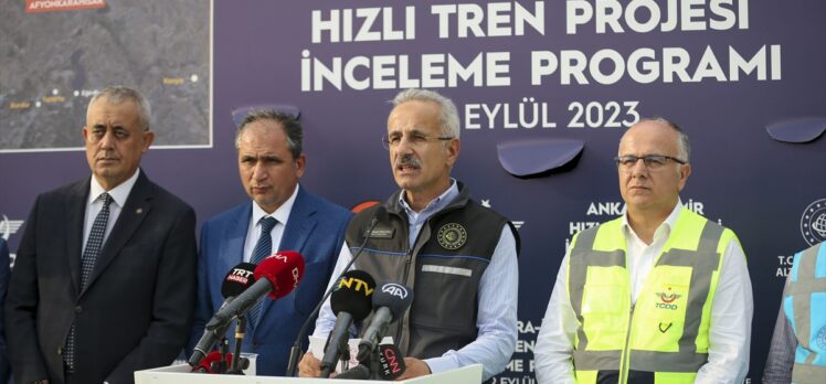 Bakan Uraloğlu, Manisa'da, Ankara-İzmir Hızlı Tren Projesi'ne ilişkin konuştu: