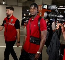 Beşiktaş'ın yeni transferi Eric Bailly, İstanbul'a geldi