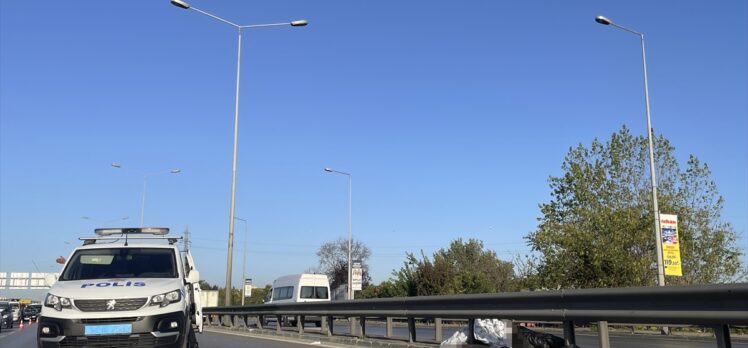 Bursa'da refüje çarpan motosikletin sürücüsü öldü