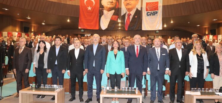 CHP genel başkan adaylarından İlhan Cihaner, Yozgat'ta konuştu: