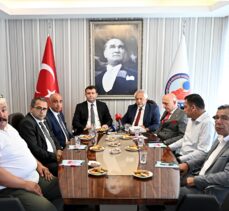 CHP'li Uyar, Birleşik Kamu-İş Konfederasyonu'nu ziyaret etti