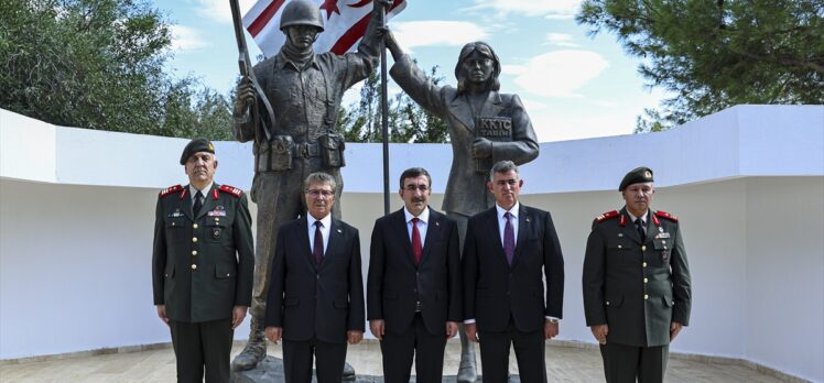 Cumhurbaşkanı Yardımcısı Yılmaz KKTC'de Boğaz Şehitliği'ni ziyaret etti