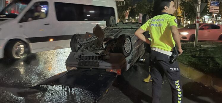 Elazığ'da devrilen otomobilin sürücüsü yaralandı