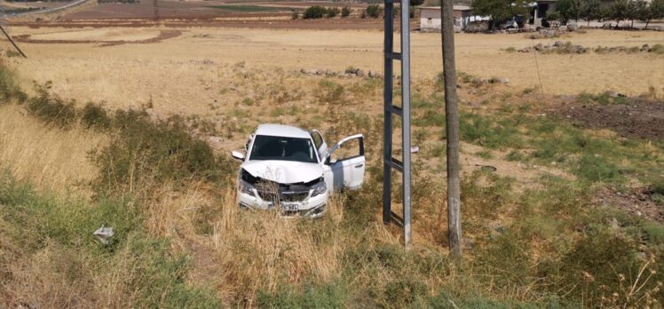 Gaziantep'te hafif ticari araçla otomobil çarpıştı, 3 kişi öldü, 6 kişi yaralandı