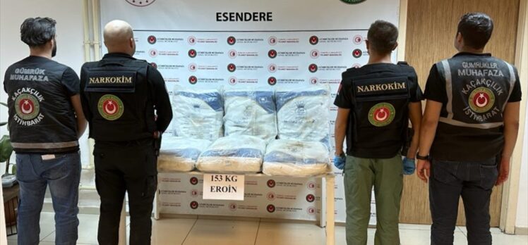 Hakkari'de Esendere Gümrük Kapısı'ndaki tırda 153 kilogram eroin ele geçirildi