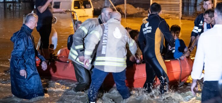 İstanbul'da sel ve su baskınları meydana geldi