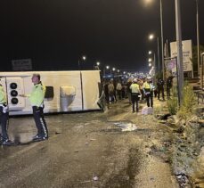 Kayseri'de işçileri taşıyan midibüsün devrilmesi sonucu 6 kişi yaralandı