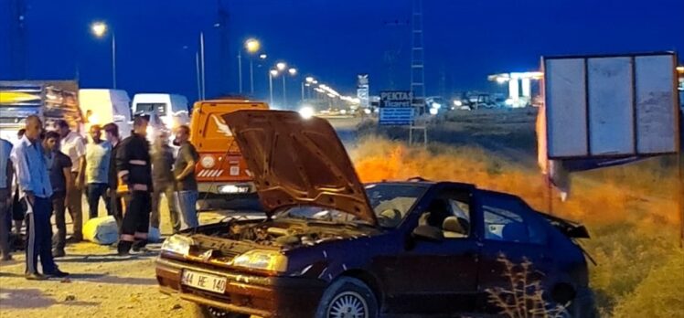 Malatya'da iki otomobilin çarpıştığı kazada 3 kişi yaralandı