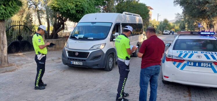 Muğla'daki denetimlerde 41 okul servis aracı trafikten men edildi