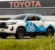 Toyota, hidrojen yakıt hücreli Hilux prototipini tanıttı