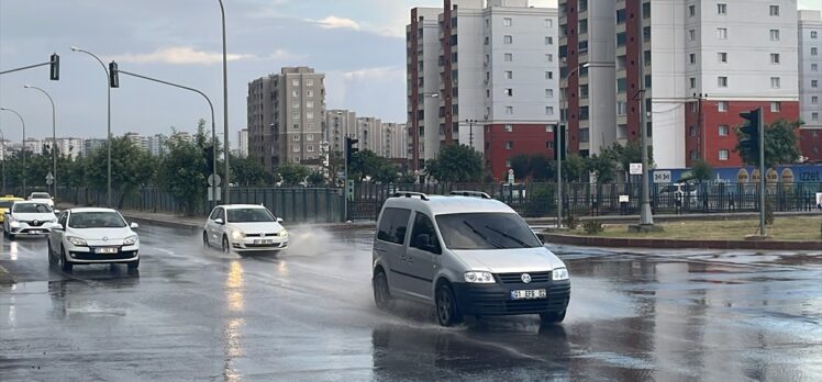 Adana ve Osmaniye'de sağanak etkili oldu