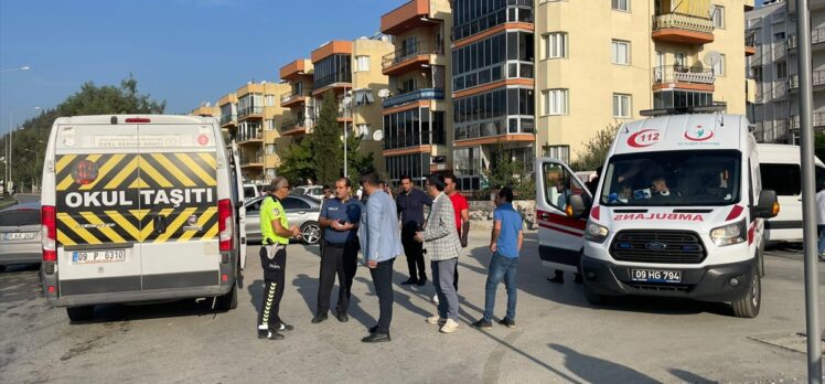 Aydın'da öğrenci servis araçlarının çarpışması sonucu 14 kişi yaralandı