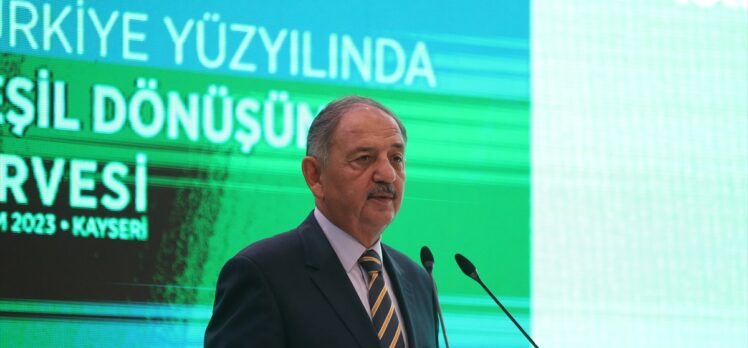 Bakan Özhaseki, Kayseri'de “Türkiye Yüzyılında Yeşil Dönüşüm Zirvesi”nde konuştu: