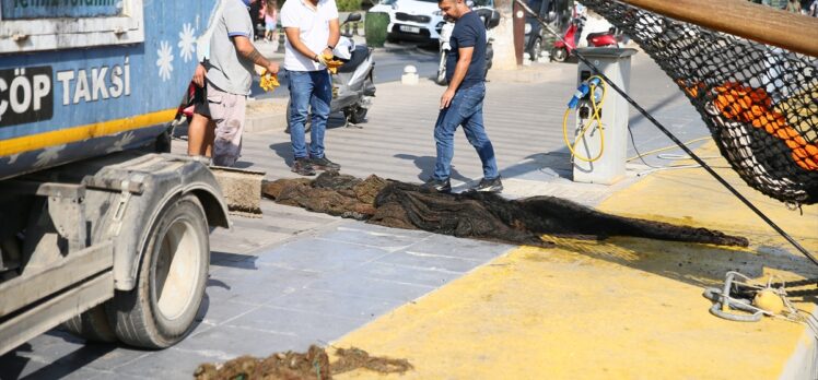 Bodrum'da denizden yaklaşık 500 metrekare “hayalet ağ” çıkarıldı