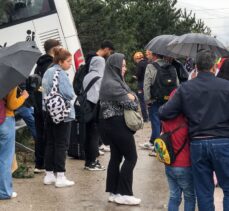 Bursa'da yoldan çıkan otobüsteki 2 yolcu yaralandı