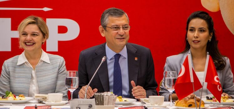 CHP Genel Başkanlığına adaylığını açıklayan Özel, basın toplantısında konuştu: