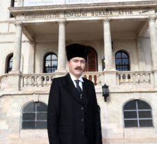 Cumhuriyet'in temellerinin atıldığı Sivas'ta tiyatrocu Sümbül, Atatürk'e sahnede hayat veriyor