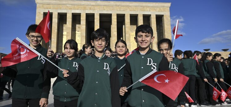 Darüşşafaka Cemiyeti'nden Anıtkabir'e ziyaret