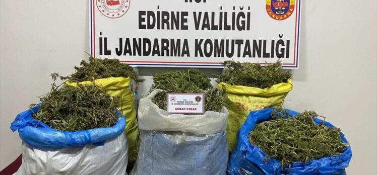 Edirne'de şişme botta 33 kilo 250 gram esrar ele geçirildi