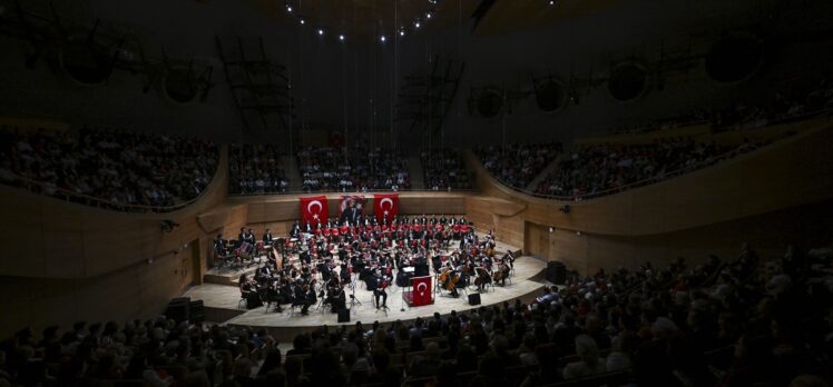 Hacettepe Üniversitesi Senfoni Orkestrası, Cumhuriyet'in 100. yılını CSO'daki özel konserle kutladı