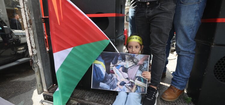 İsrail’in Gazze’ye yönelik saldırıları Ramallah’ta protesto edildi