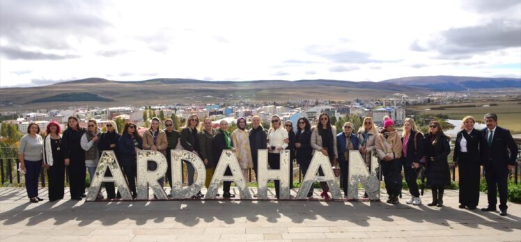 Kültür ve Turizm Bakanı Ersoy'un eşi Pervin Ersoy Ardahan'da tarihi mekanları gezdi