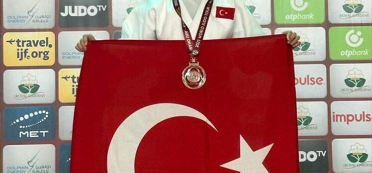 Milli judocu Sıla Ersin, Abu Dabi Grand Slam'da gümüş madalya kazandı