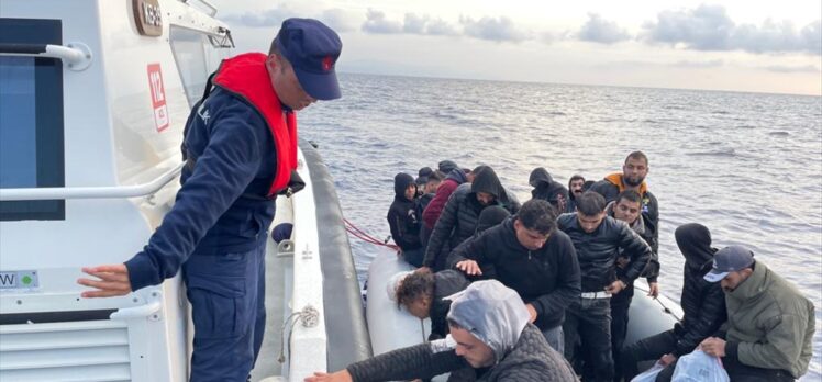 Muğla açıklarında 65 düzensiz göçmen kurtarıldı, 60 göçmen yakalandı