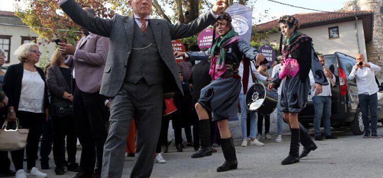 “Muğla Tiyatro Festivali” kortej yürüyüşü ile başladı