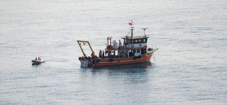 QTerminals Antalya, Cumhuriyet'in 100'üncü yılına özel denize anıt taşı indirdi