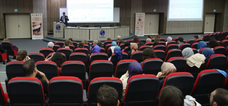 Sakarya'da düzenlenen kongrede ağız ve diş sağlığı ele alınıyor