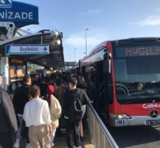 Üsküdar'da arızalanan metrobüs nedeniyle seferler aksadı