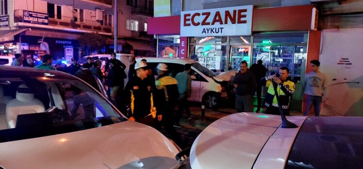 Yalova'da biri polise ait 6 aracın karıştığı kazada 2'si polis 4 kişi yaralandı