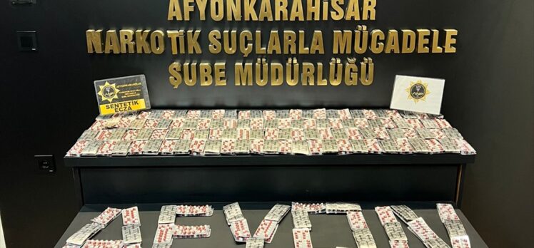 Afyonkarahisar'da kargoyla gönderilen kolide 9 bin 758 uyuşturucu hap ele geçirildi