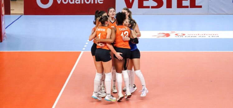 Voleybol: Vodafone Sultanlar Ligi