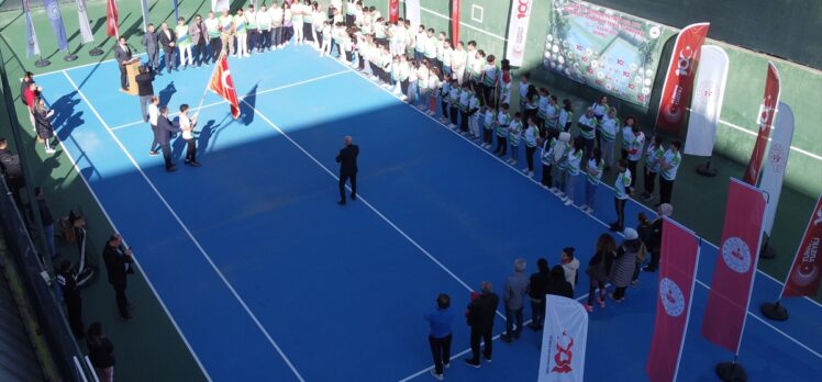 Cumhuriyetin 100. Yılı Büyükler Sonbahar Tenis Turnuvası, Manisa'da başladı