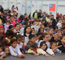 DOB'un “Şekeronya” müzikali Hatay'da depremzede çocuklarla buluştu