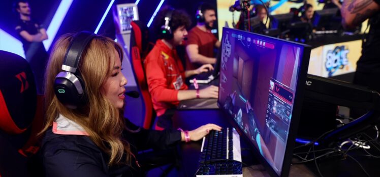 E-sporda Red Bull Campus Clutch Dünya Finali İstanbul'da sona erdi