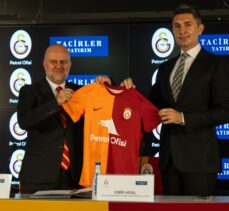 Galatasaray Petrol Ofisi Kadın Futbol Takımı ile Tacirler Yatırım arasında sponsorluk anlaşması yapıldı