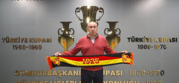 Göztepe, Bulgar teknik adam Stanimir Stoilov'la sözleşme imzaladı