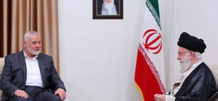 İran lideri Hamaney, başkent Tahran'da Hamas Siyasi Büro Başkanı Heniyye ile görüştü