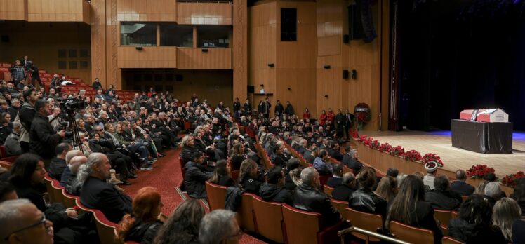 İstanbul'da vefat eden sunucu ve yazar Metin Uca için tören düzenlendi