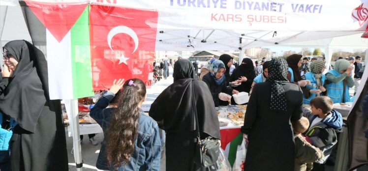 Kars'ta açılan “hayır çarşısı”nın geliri Gazze'ye gönderilecek