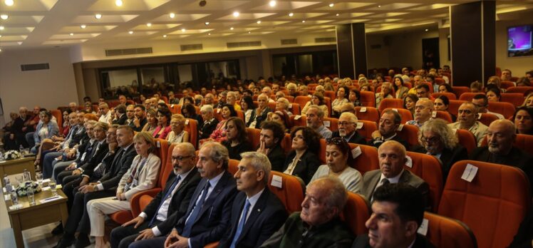 Mersin Kenti Edebiyat Ödülü Orhan Pamuk'a verildi