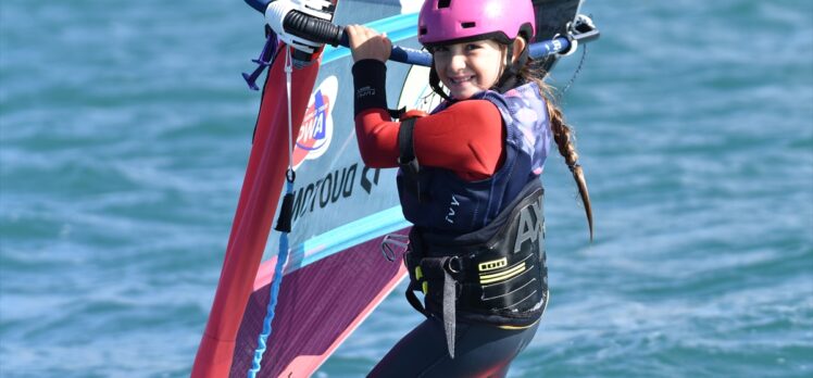 TYF Yelken Ligi Funboard Slalom 1. ayak mücadelesi İzmir'de tamamlandı