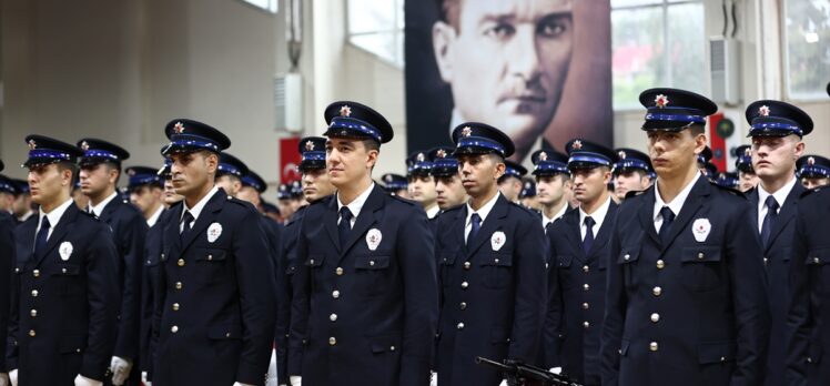 Adana'da eğitimini tamamlayan 750 polis adayı yemin etti